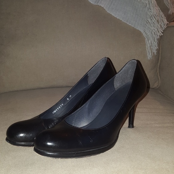 classic black pumps round toe